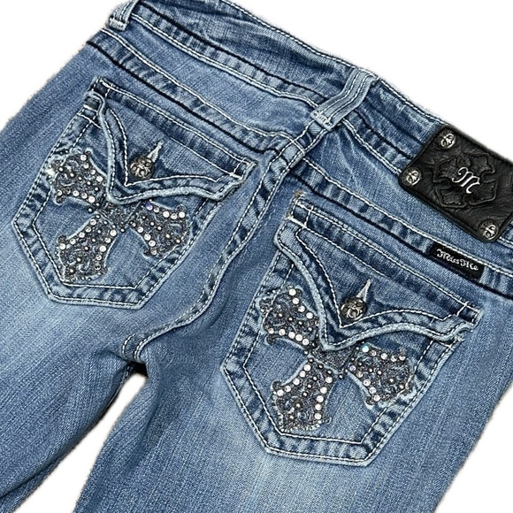 👖🎸 MISS ME Bling Cross Pocket Jeans | Women’s 28 | Low Rise Y2K Rockstar Glam - Picture 1 of 5